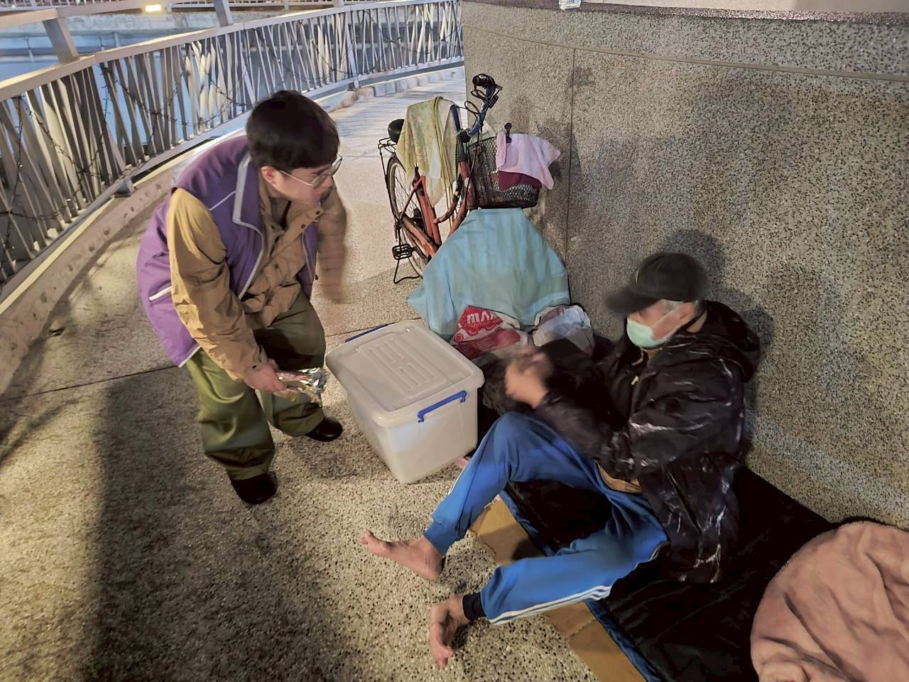 寒流下的街頭救援，需要您最後的衝刺支持！(標題圖檔)