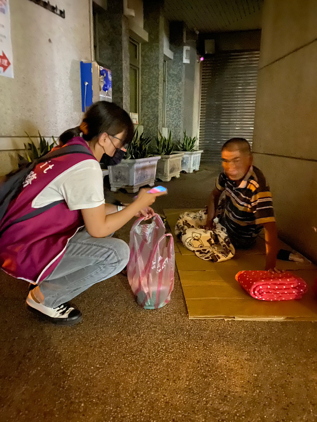 【💪關懷服務】夜訪街頭送上關懷(標題圖檔)