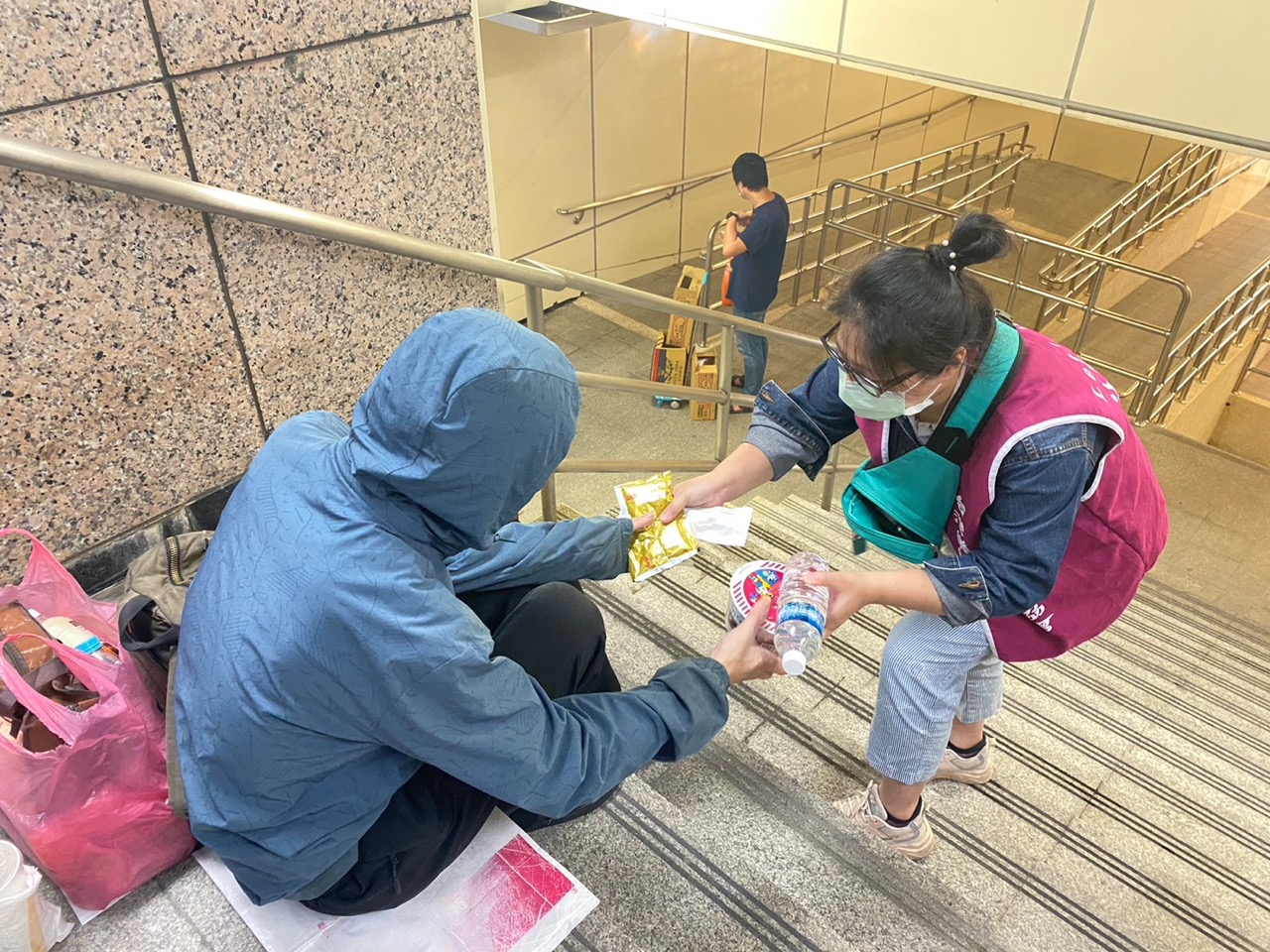 【💪關懷服務】夜訪車站，關心近況(標題圖檔)