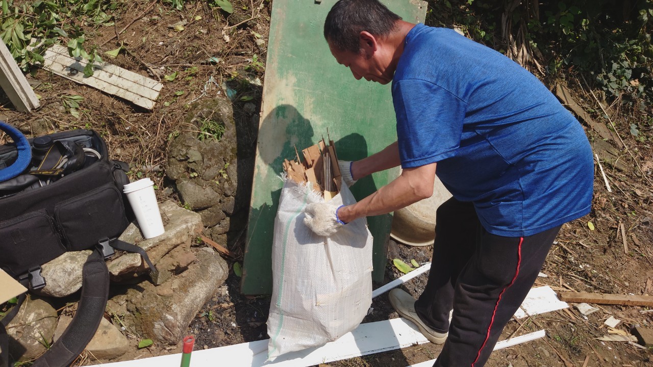 「女兒！我是阿爸，我是想說…」要好好說上一通電話，原來這麼難(標題圖檔)